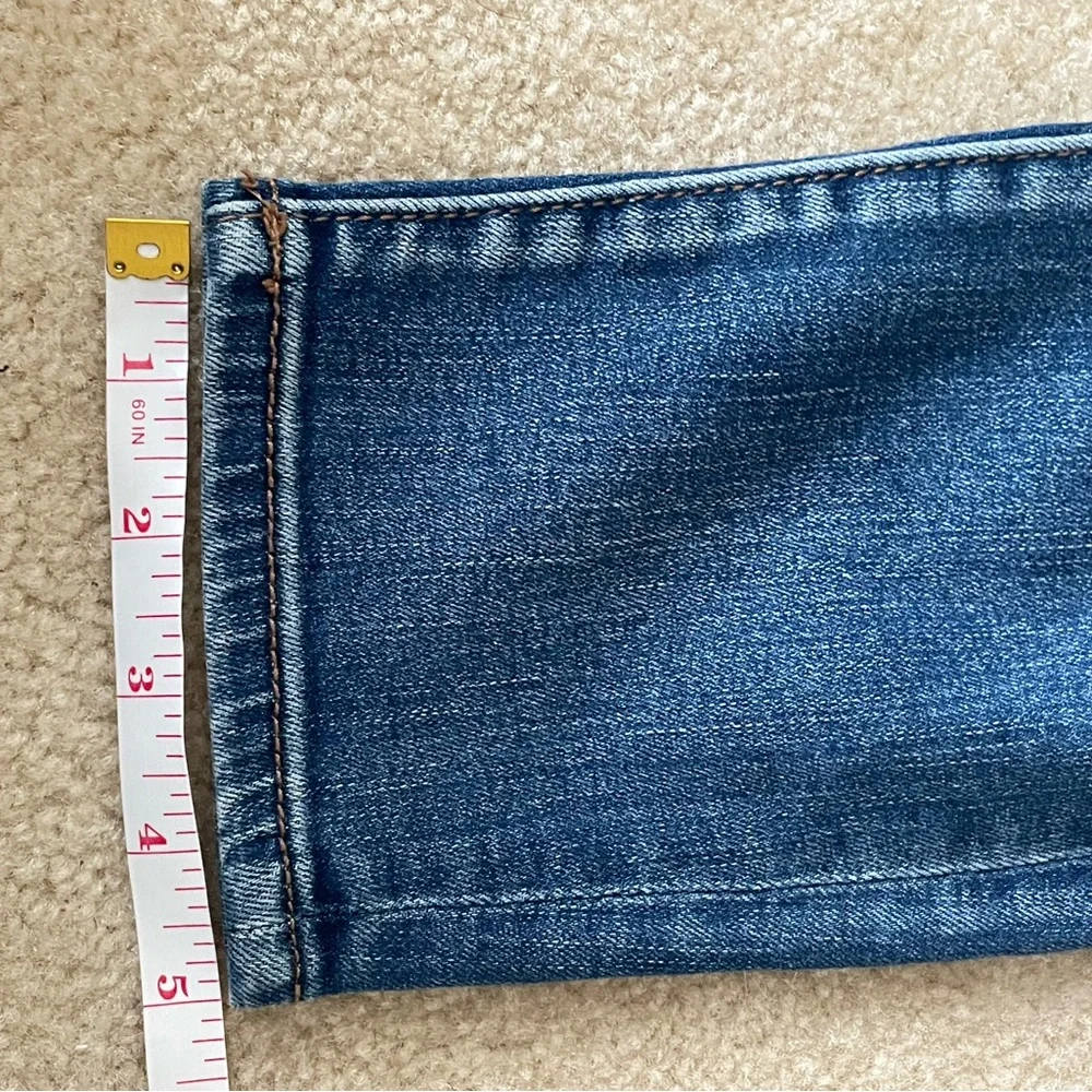American‎ Eagle High Rise Jegging. Distressed. Women size 12